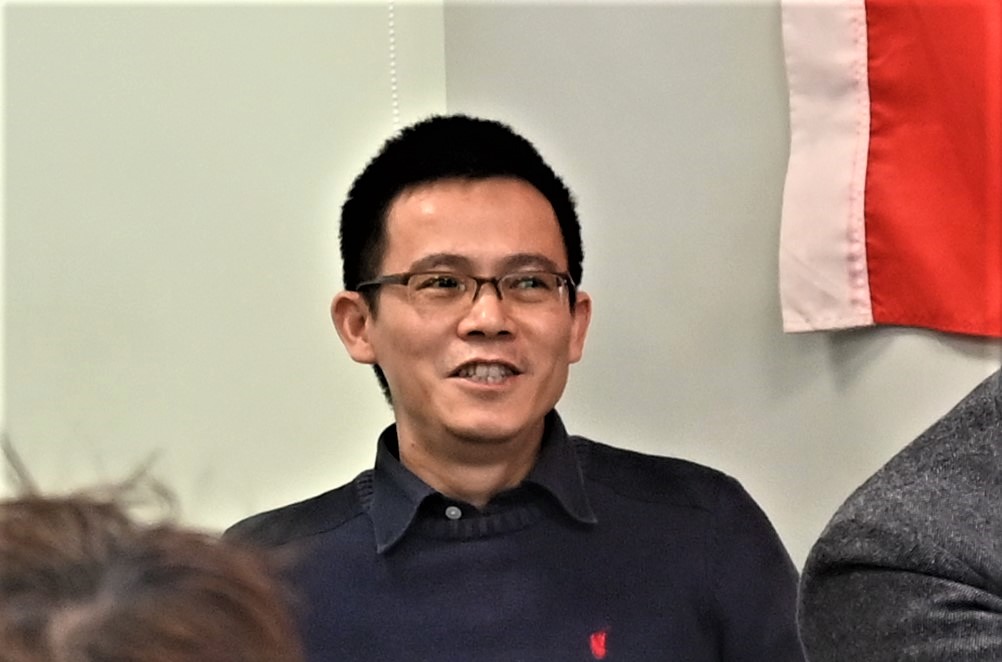 姜鹏副教授从学生培养和国家文化软实力提升的角度谈了自己的看法.