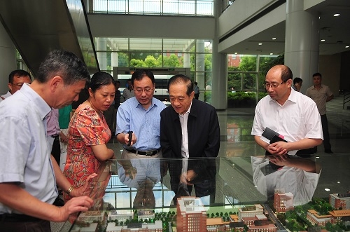 韩启德调研复旦大学上海医学院