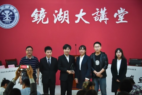 复旦大学辩论队校庆日夺得双冠