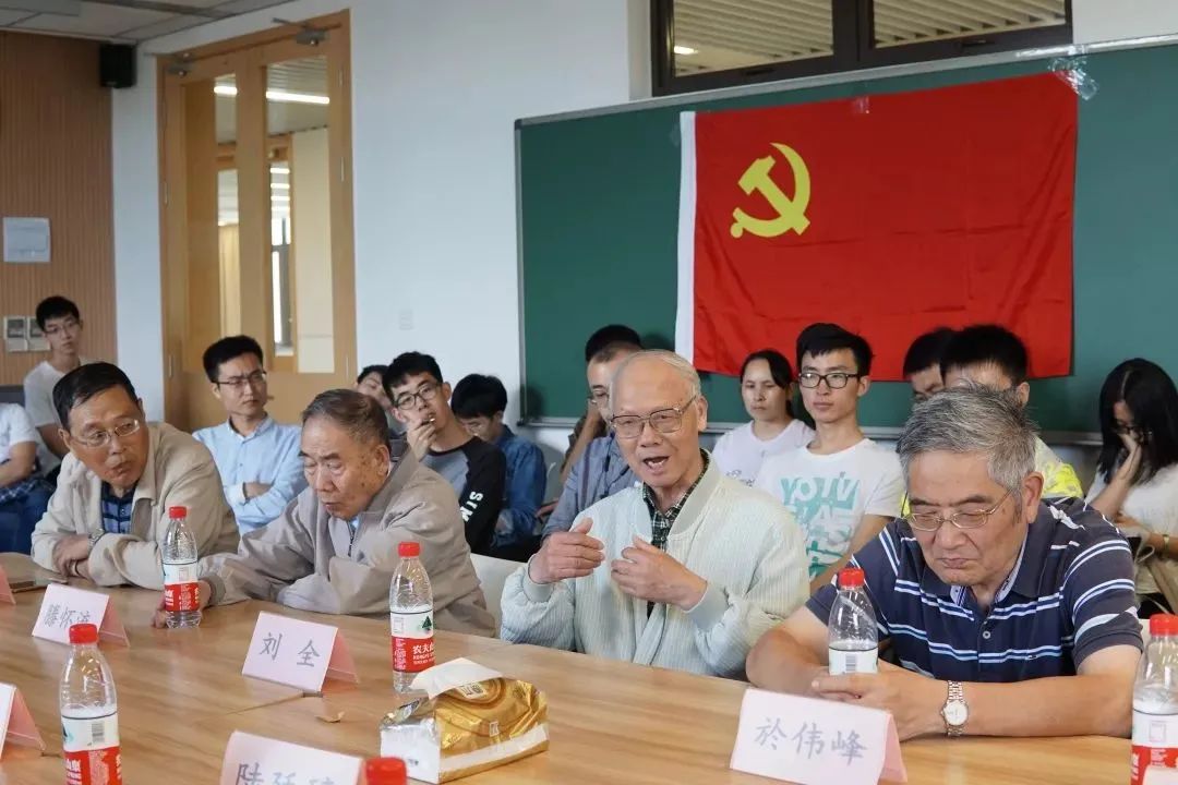 让我们深刻体会到老一辈复旦微电子人为国家发展拼搏奋斗的坚定信念