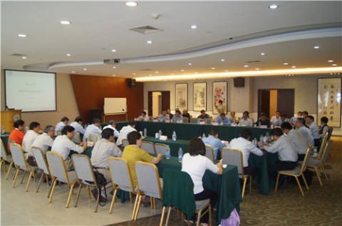 我校召开科技产业工作交流座谈会