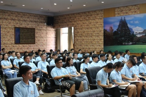 2017年上海市大学生骨干培养班开班暨出征仪式在复旦大学举行