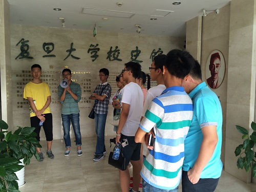 2015级新生参观校史馆