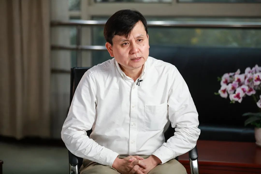 张文宏获宝钢教育奖特等奖,他分享了为师之道!复旦今年5位老师获宝钢教育奖