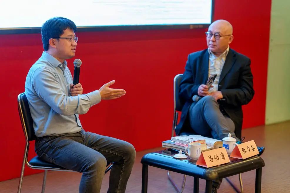 马伯庸走进复旦新闻学院,讲述历史中的大与小