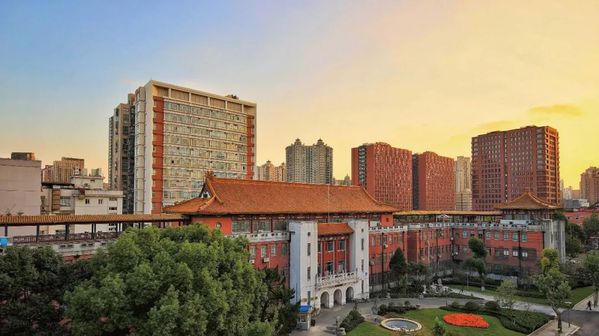复旦上医2023年新年贺词丨我们在一起 同心向未来